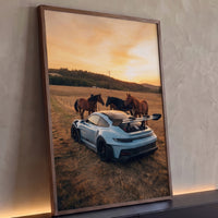 Quadro Decorativo Grande Porsche e Cavalos para Sala Laranja - Borda Infinita / 100x65cm
