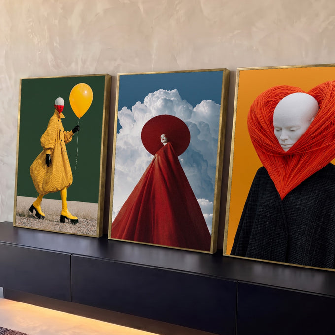 Quadro Decorativo Kit 3 Telas Surreal com Figuras para Sala | quadros decorativos para sala | tríptico surreal com figuras de rosto branco em cenários amarelo, vermelho e laranja | Porao dos Quadros
