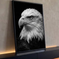 Quadro Decorativo Grande Águia Careca para Sala Preto | quadros decorativos para sala | retrato em preto e branco de águia careca com olhar fixo e bico em detalhe | Porao dos Quadros