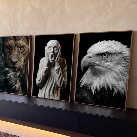 Quadro Decorativo Kit 3 Telas Leão Figura para Sala Preto | quadros decorativos para sala | leão, figura de mármore gritando e águia em preto e branco em três painéis | Porao dos Quadros