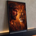 Quadro Decorativo Grande Jesus Cristo Juba Dourada para Sala | quadros decorativos para sala | rosto de Jesus com coroa de espinhos ao lado de um leão dourado em fundo de fogo | Porao dos Quadros