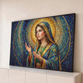 Quadro Decorativo Grande Nossa Senhora Halo para Sala | quadros decorativos para sala | Nossa Senhora em mosaico dourado e azul com mãos em oração | Porao dos Quadros