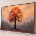 Árvore de copa laranja com folhas de outono, céu estrelado e pinheiros na neblina, quadro decorativo