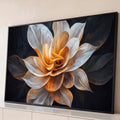 Quadro Decorativo Grande Flor Abstrata para Sala Laranja | quadros decorativos para sala | flor abstrata digital com pétalas brancas e centro laranja em espiral sobre fundo preto | Porao dos Quadros