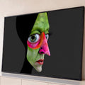 Quadro Decorativo Grande Rosto Surreal para Sala Verde | quadros decorativos para sala | rosto em perfil com pele verde texturizada e nariz rosa vibrante, olhos realistas | Porao dos Quadros
