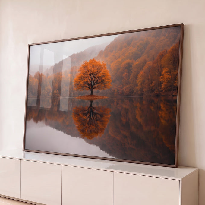 Quadro Decorativo Grande Árvore Solitária Outono para Sala | quadros decorativos para sala | árvore laranja de outono refletida num lago calmo cercado de colinas enevoadas | Porao dos Quadros