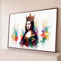 Quadro Decorativo Grande Mona Lisa com Coroa para Sala Roxo | quadros decorativos para sala | retrato de mulher com coroa dourada e respingos de aquarela colorida ao fundo | Porao dos Quadros