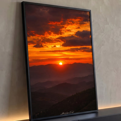 Quadro Decorativo Pôr do Sol Laranja entre Montanhas