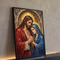 Jesus de manto vermelho e Maria de véu azul em mosaico com auréolas douradas, quadro decorativo