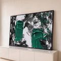 Quadro Decorativo Grande Abstrato Esmeralda Verde para Sala | quadros decorativos para sala | pintura abstrata com manchas espessas de verde esmeralda sobre fundo preto e branco texturizado | Porao dos Quadros