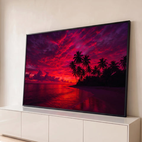 Pôr do sol vermelho e roxo em praia tropical com palmeiras em silhueta e mar refletindo, quadro decorativo