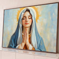 Quadro Decorativo Grande Nossa Senhora Paz para Sala Azul | quadros decorativos para sala | Nossa Senhora em oração com véu azul e auréola dourada, olhos fechados | Porao dos Quadros