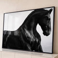 Quadro Decorativo Grande Cavalo em Movimento para Sala Preto | quadros decorativos para sala | cavalo preto em close com crina ao vento sobre fundo branco | Porao dos Quadros