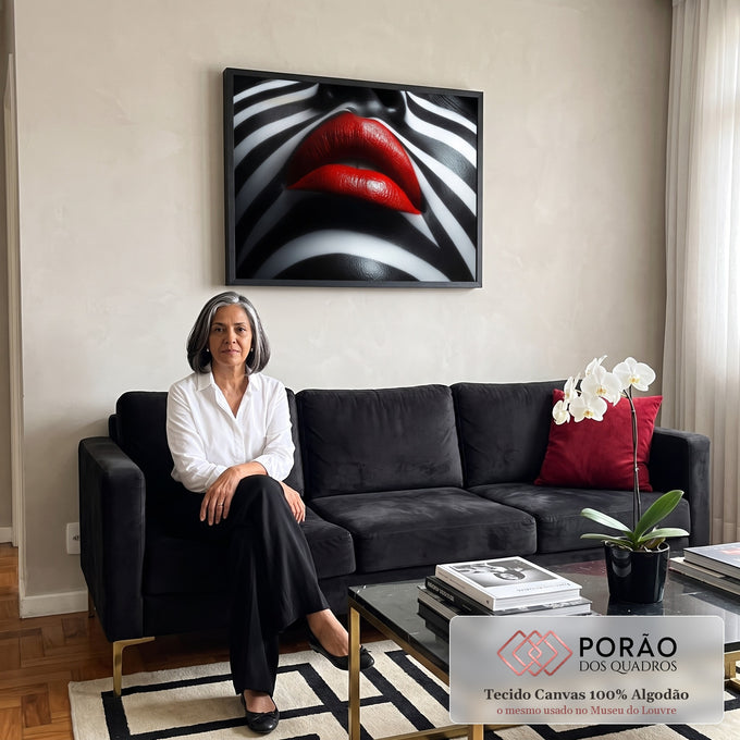 Quadro Decorativo Mulher Dos Lábios Carnudos em Cores Vibrantes em sala de estar moderna - quadros decorativos para sala