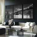 Quadro Decorativo Vista Monocromática da Ponte de Manhattan - quadros decorativos para sala 1 Tela Vertical, 3 Telas - em ambiente decorado