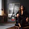 Quadro Decorativo Charme Parisiense: Elegância e Romance - quadros decorativos 1 Tela Vertical, 3 Telas - em sala moderna