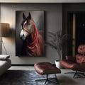 Retrato realista de cavalo baio com cabresto e manta vermelha estampada sobre fundo escuro, quadro decorativo