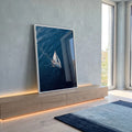 Quadro Decorativo Barco à Vela Serene em ambiente decorado - quadros decorativos para sala