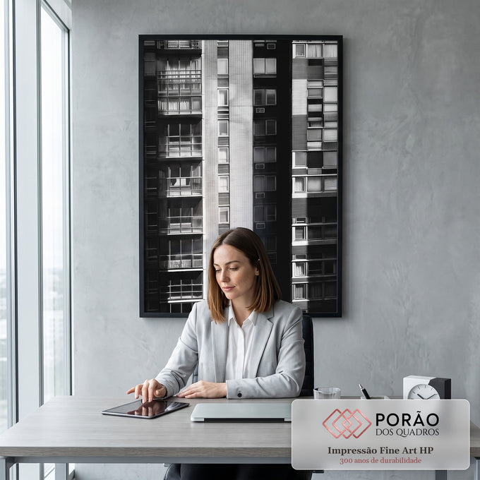 Quadro Decorativo Minimalista em Preto e Branco com Fachada Urbana em escritorio moderno - quadros decorativos para sala