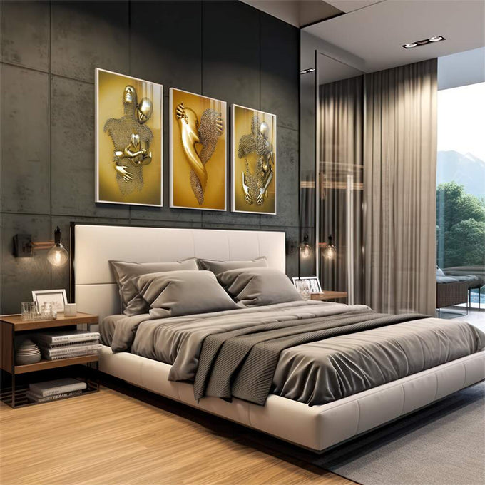 Quadro Decorativo: Toque De Ouro e Amor Incondicional - quadros decorativos 1 Tela Vertical, 3 Telas - em escritorio elegante