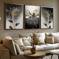 Três telas com flores de lótus em traços dourados sobre fundo preto e cinza, quadro decorativo