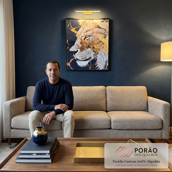 Quadro Decorativo Leão Dourado Majestoso em sala de estar moderna - quadros decorativos para sala