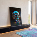 Quadro Decorativo - Crânio Colorido: Arte Urbana Vibrante em ambiente decorado - quadros decorativos para sala