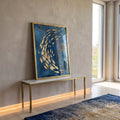 Quadro Decorativo: Dança Sublime dos Peixes em Azul e Ouro em ambiente decorado - quadros decorativos para sala