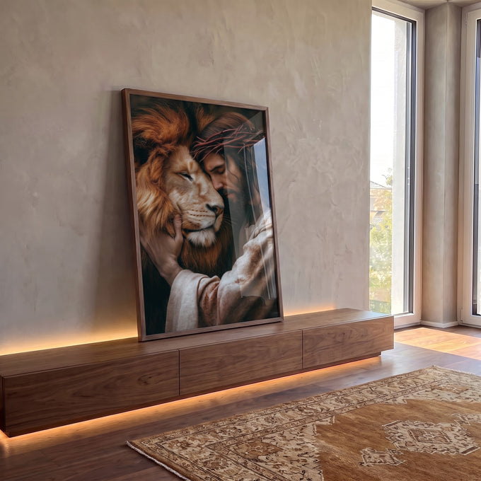 Quadro Decorativo Leão ao Lado de Jesus Cristo em ambiente decorado - quadros decorativos para sala