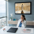 Quadro Decorativo Grande Jesus Caminhando Auréola para Sala | quadros decorativos | figura de manto branco caminhando sobre água com auréola dourada e montanhas áridas ao fundo | em ambiente 2 | Porao dos Quadros