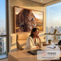 Quadro Decorativo Grande Família de Leões Dourado para Sala | quadros decorativos | família de leões com filhotes ao pôr do sol dourado na savana | em ambiente 2 | Porao dos Quadros