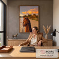 Quadro Decorativo Grande Cavalo em Arena para Sala Marrom | quadros decorativos | cavalo castanho visto de cima em arena ao pôr do sol dourado | em ambiente 2 | Porao dos Quadros