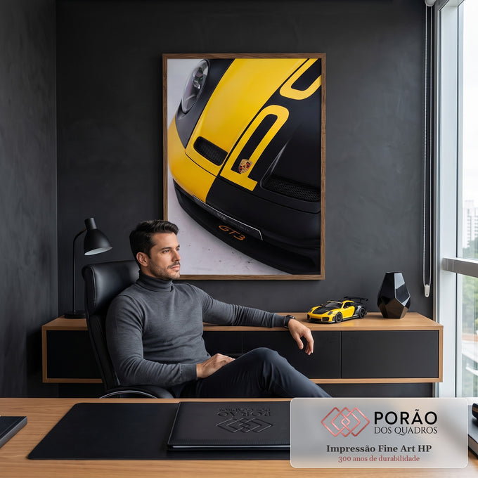 Quadro Decorativo Grande Capô Esportivo para Sala Preto | quadros decorativos | close de capô de carro esportivo preto e amarelo com farol e entradas de ar | em ambiente 2 | Porao dos Quadros