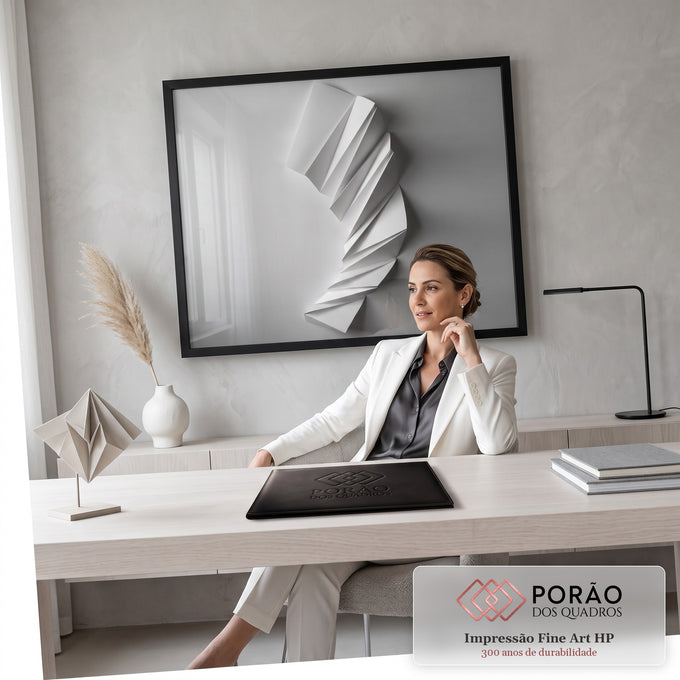 Quadro Decorativo Grande Escultura Branca para Sala Branco | quadros decorativos | escultura branca abstrata com dobras geométricas em espiral sobre fundo cinza | em ambiente 2 | Porao dos Quadros