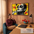 Quadro Decorativo Grande Mulher de Óculos Amarelo para Sala | quadros decorativos | mulher de óculos redondos vintage em preto e branco sobre fundo amarelo pop art | em ambiente 2 | Porao dos Quadros