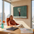 Menina surreal com cabeça de coração xadrez, cachecol vermelho e vestido de poá em fundo verde, quadro decorativo