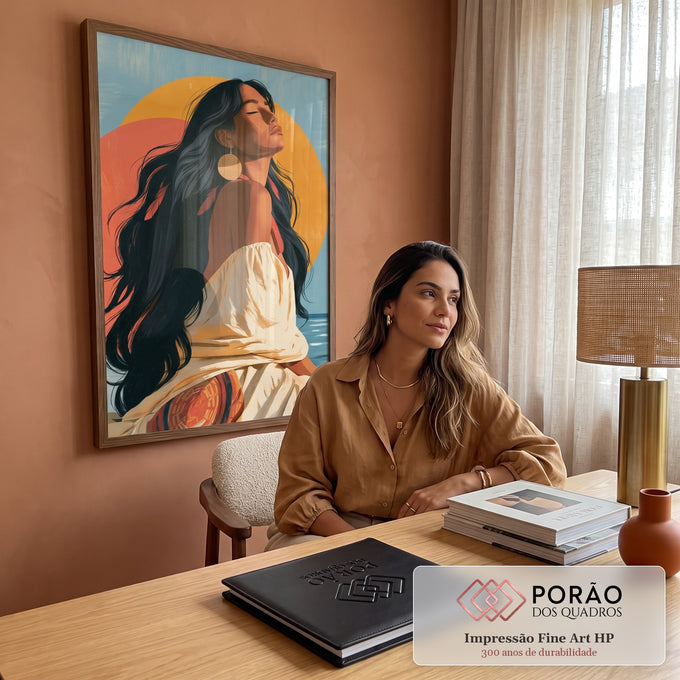 Quadro Decorativo Mulher Indígena com Penas e Sol ao Fundo | quadros decorativos | mulher de cabelo solto e penas vermelhas com brinco dourado sobre sol duplo terracota | em Quadros para Quarto | Porao dos Quadros