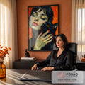 Quadro Decorativo Mulher com Gato Preto em Fundo Laranja | quadros decorativos | mulher de olhos fechados segurando gato preto de olhos amarelos em fundo laranja | em Quadros para Quarto | Porao dos Quadros