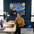 Mona Lisa pintada no estilo Van Gogh diante do céu da Noite Estrelada com lua e cipreste, quadro decorativo