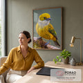 Pássaro tropical amarelo com asas verdes pousado em galho com musgo, fundo desfocado, quadro decorativo