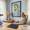 Quadro Decorativo Grande Autorretrato de van para Sala Azul | quadros decorativos | autorretrato de homem com barba ruiva e fundo azul em espirais | em ambiente 2 | Porao dos Quadros