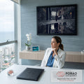 Quadro Decorativo Grande Gato Caminhando para Sala Preto | quadros decorativos | gato preto de olhos dourados caminhando em rua noturna com reflexo na poça | em ambiente 2 | Porao dos Quadros