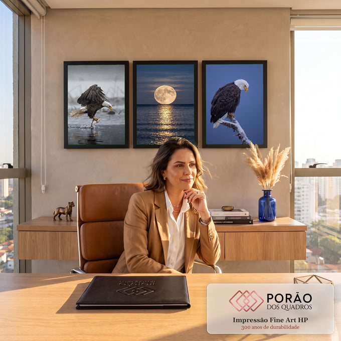 Quadro Decorativo Kit 3 Telas Águias e Lua para Sala Azul | quadros decorativos | trio de telas com águias-de-cabeça-branca e lua cheia refletida no mar | em ambiente 2 | Porao dos Quadros