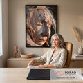 Quadro Decorativo Rosto Esculpido em Madeira com Textura | quadros decorativos | rosto de madeira esculpido em perfil com rugas profundas e textura rústica sob luz quente | em Quadros para Escritorio | Porao dos Quadros