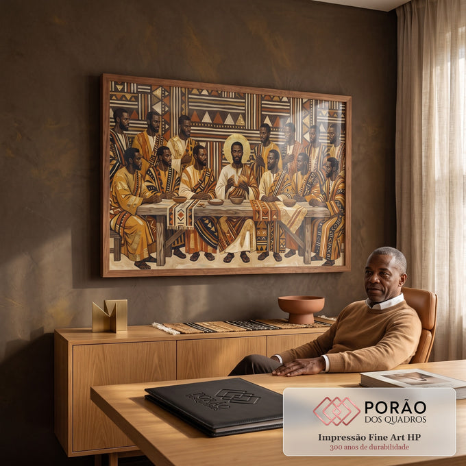 Quadro Decorativo Grande Santa Ceia Sala para Sala Dourado | quadros decorativos | releitura da Última Ceia com figuras negras em trajes africanos dourados e terracota | em ambiente 2 | Porao dos Quadros