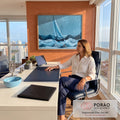 Quadro Decorativo Grande Veleiro no Mar para Sala Azul | quadros decorativos | veleiro navegando em ondas azuis estilizadas sob céu laranja com sol e pássaros | em ambiente 2 | Porao dos Quadros