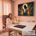 Jesus de manto branco orando de mãos unidas no mar, halo dourado e céu estrelado, quadro decorativo