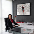 Quadro Decorativo Grande Mulher de Vermelho para Sala Branco | quadros decorativos | mulher de vermelho e preto recostada entre estátuas brancas rachadas com lábios vermelhos | em ambiente 2 | Porao dos Quadros
