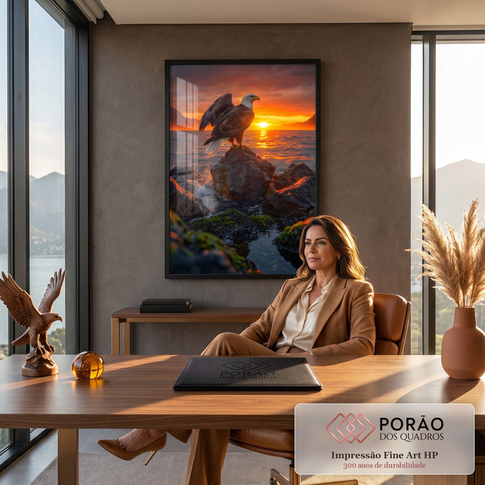 Quadro Decorativo Grande Águia na Rocha para Sala Laranja | quadros decorativos | águia pousada em rocha à beira-mar com pôr do sol laranja ao fundo | em ambiente 2 | Porao dos Quadros