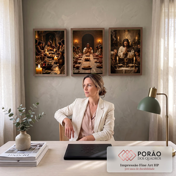 Quadro Decorativo Grande Última Ceia de Jesus para Sala | quadros decorativos | três cenas da Última Ceia com Jesus e apóstolos em tons dourados e marrons | em ambiente 2 | Porao dos Quadros